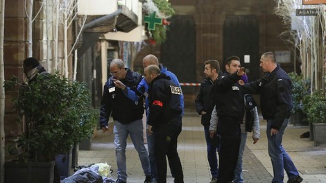 Napadalec v Strasbourgu, ki je ubil tri ljudi, naj bi kričal Alah je velik