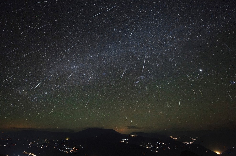 Ponoči vrhunec meteorskega roja Geminidi (foto: profimedia)