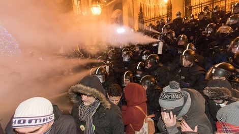 V Budimpešti se nadaljujejo protivladni protesti