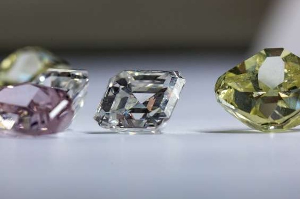 Na severu Kanade našli diamant v velikosti kokošjega jajca (foto: STA)