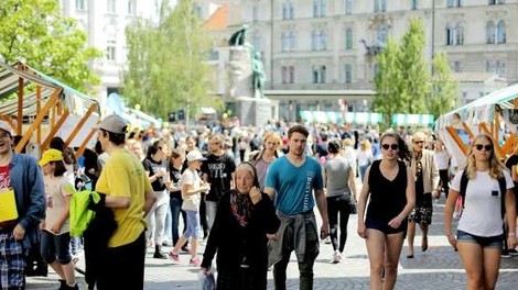 Vsak osmi prebivalec Slovenije je priseljenec, število priseljencev narašča