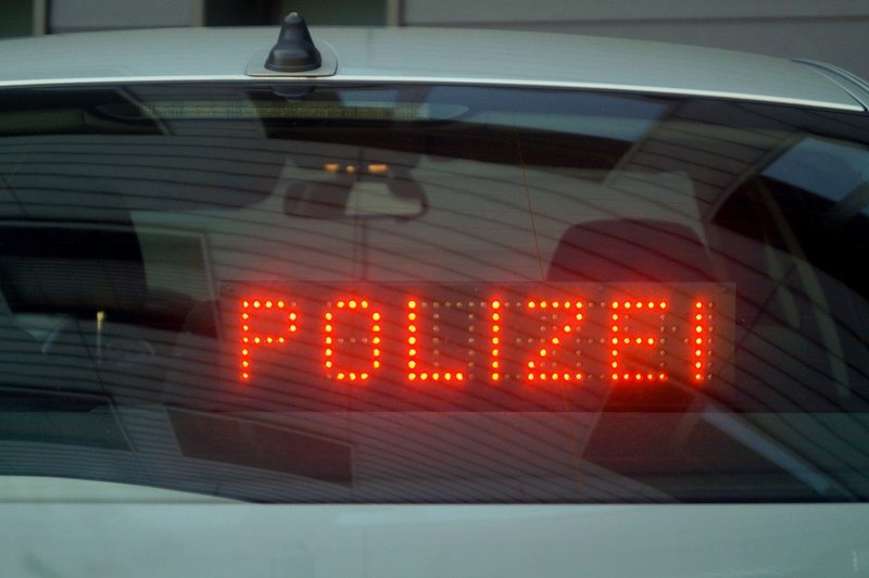 Nemčija: Pijan voznik se je z ukradenim avtom zaletel v hišo (foto: Profimedia)