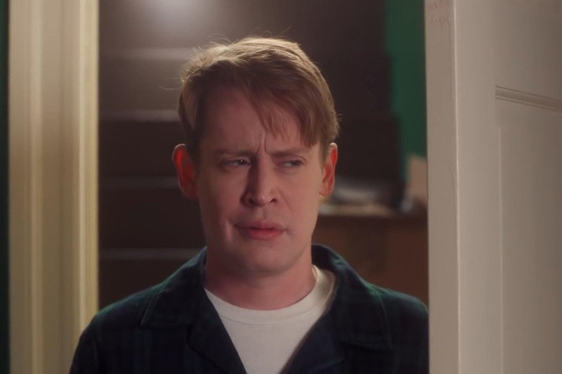 Z novo reklamo se je Macaulay Culkin kot odrasla verzija lika vrnil v "Sam doma" (foto: Profimedia)