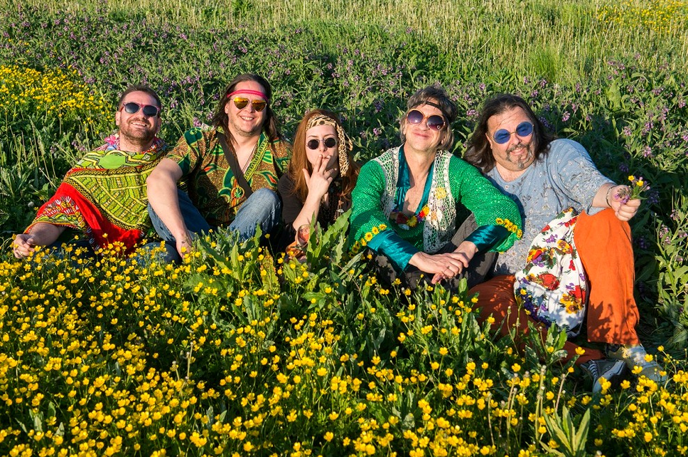 V Cvetličarno se ponovno vrača flower-power Zmelkoow (foto: Zmelkow Press)