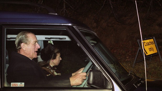 Za krmilom nepripeti princ Philip je dva dni po prometni nesreči sprožil kup vprašanj (foto: profimedia)