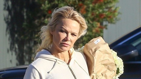 Pamela Anderson tudi v trenirki prava zapeljivka, ki jemlje dih