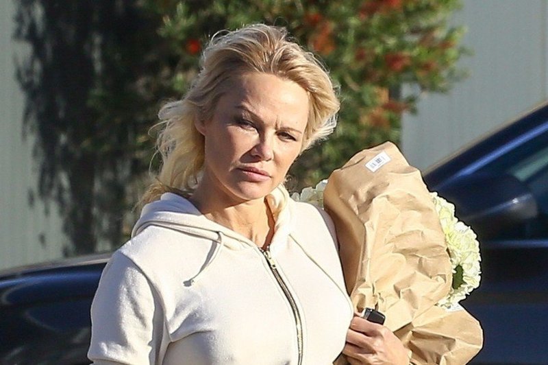 Pamela Anderson tudi v trenirki prava zapeljivka, ki jemlje dih (foto: Profimedia)