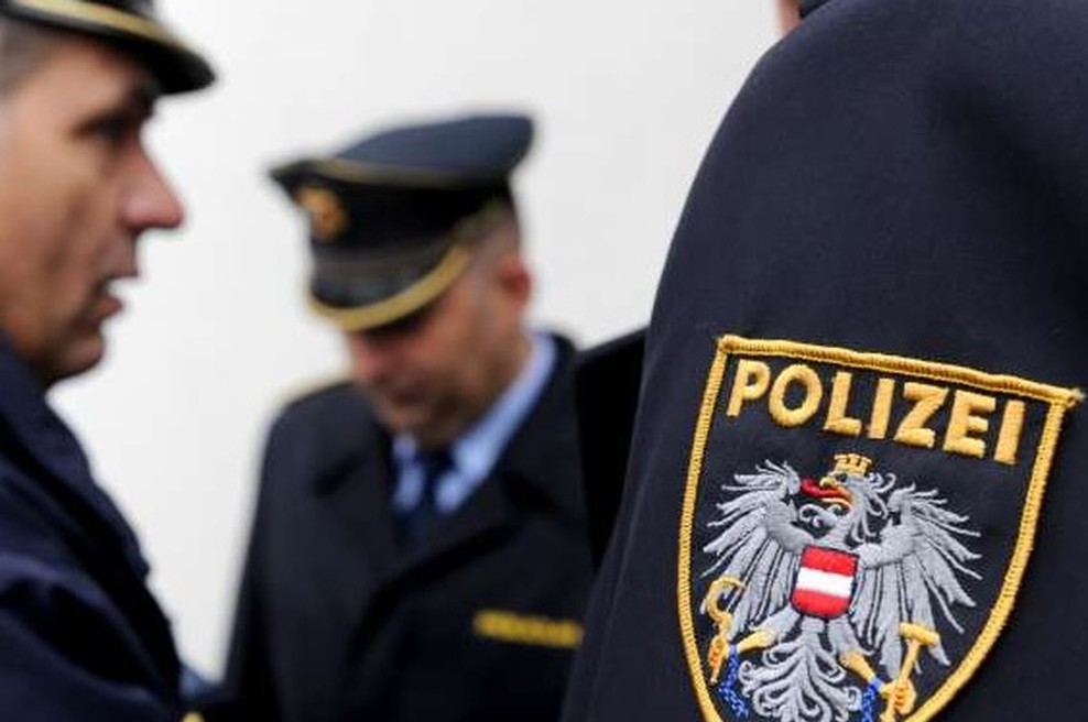 Varnostnik ob prerivanju v jedilnici azilnega doma na Viču uporabil solzivec (foto: STA)