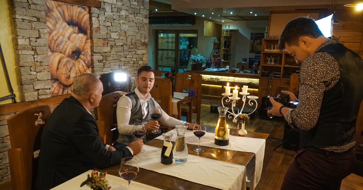 Tarapana Band Vidim Te U Bijelom