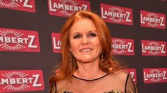 Sarah Ferguson danes, ko je stopila v bran mladima vojvodinjama.