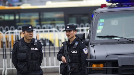 Kitajska: Napadalec z nožem ranil 11 ljudi