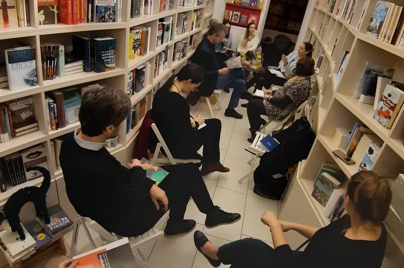 Čajanka knjižnih blogerk in blogerjev v Beletrinini knjigarni (foto: Kreativna baza)