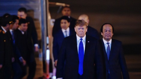 Trump je v Hanoj prispel po 20 urah letenja, Kim pa 4500 kilometrov opravil z vlakom!
