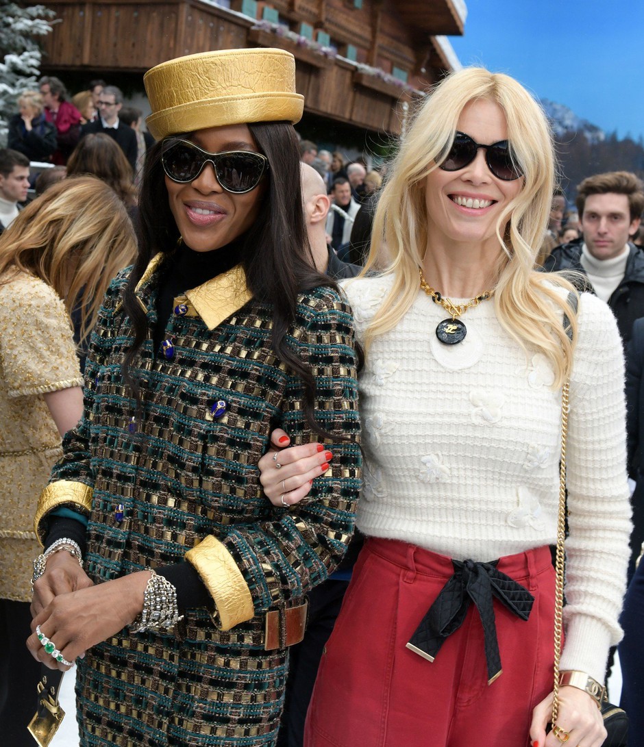 Claudia Schiffer in Naomi Campbell sta se poklonili modnemu velikanu Karlu Lagerfeldu (foto: Profimedia)