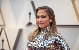Jennifer Lopez nenehno navdušuje: Spet je pozirala v kopalkah in osvojila srca oboževalcev