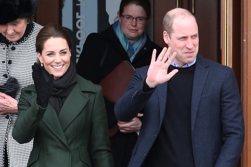 Kate Middleton in princ William sta se po dolgem času znova držala za roke (foto: Profimedia)