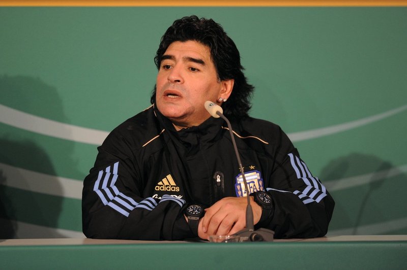 Razvpiti nogometaš Diego Maradona se je odločil, da bo uradno priznal svoje tri otroke na Kubi (foto: profimedia)