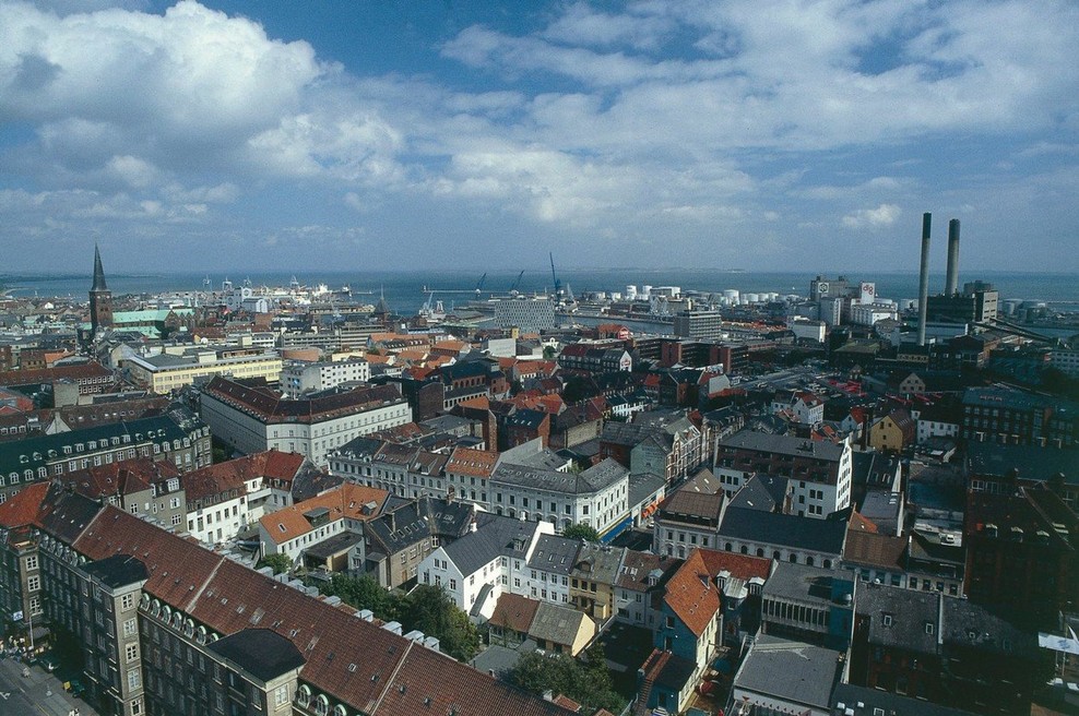 V starem danskem mestu Aarhusu naj bi zamenjali like za pešce na semaforju z vikingi (foto: profimedia)
