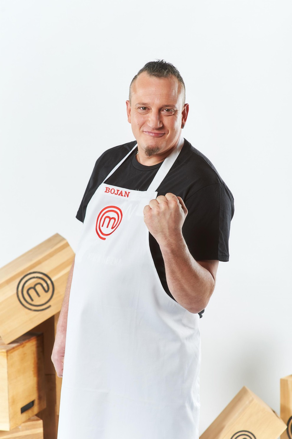 BOJAN BEŠTER (36 let – Zgornja Besnica; mizar) Mizar, ki bi želel pokazati, da so bivši tekmovalci MasterChefa preveč jamrali. …