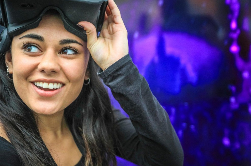 Navidezna resničnost je tukaj, a ne brez svaril pred posebne vrste nevarnostjo! (foto: profimedia)