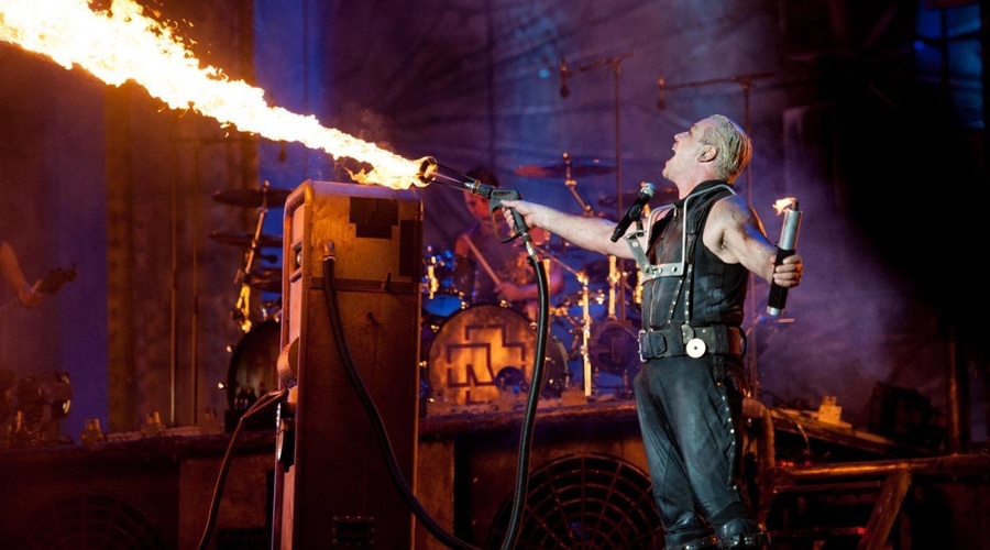 Rammstein razburili s podobami holokavsta v videu za skladbo Deutschland (foto: profimedia)