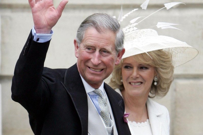 Princ Charles in njegova soproga Camilla po samoizolaciji spet skupaj (foto: Profimedia)
