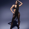 Kim Kardashian izposoja svoj mini bikini, a nekateri se nad tem hudo zgražajo