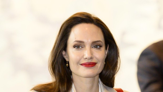 Angelina Jolie (43 let) je razkrila, da ji je bilo največ do seksa takrat, ko je bila noseča.
“Za seksualno življenje je bilo to enkratno, saj se počutiš bolj kreativnega in se bolj zabavaš. Sem pa še vedno poredno dekle, to je del mene,” odkrito govori Angelina. (foto: Profimedia Profimedia, Splash - Aktivní)