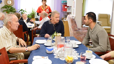 Dunajski študenti in starostniki pod isto streho