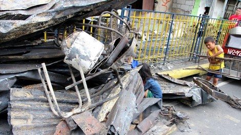 Osrednji del Filipinov stresel močan potres, poročajo o žrtvah