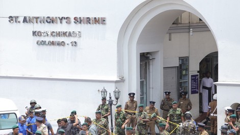 Število žrtev napadov na Šrilanki naraslo na najmanj 290