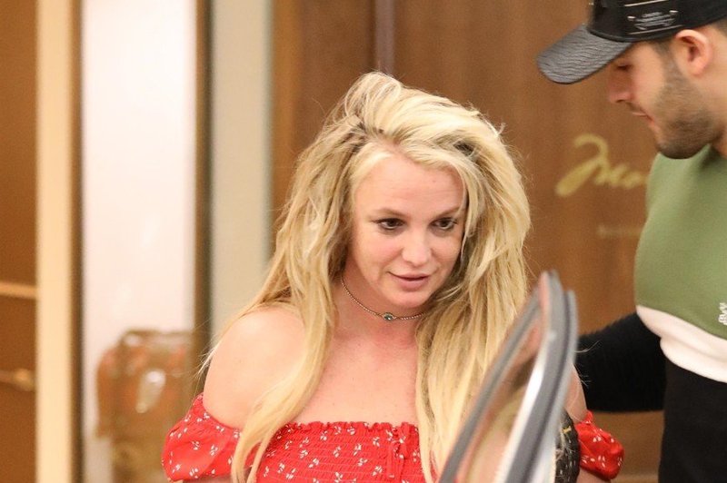 Ojej! Kaj se dogaja z Britney Spears? (foto: Profimedia)