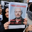 Juliana Assangea v zaporu obiskal predstavnik ZN