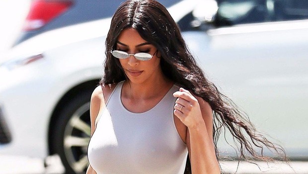 Kim Kardashian presenetila z nadvse elegantnim videzom! (foto: Profimedia)