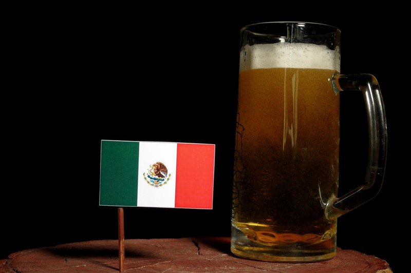 V Mehiki bi alkoholizem 'zdravili' kar s toplim pivom (foto: profimedia)