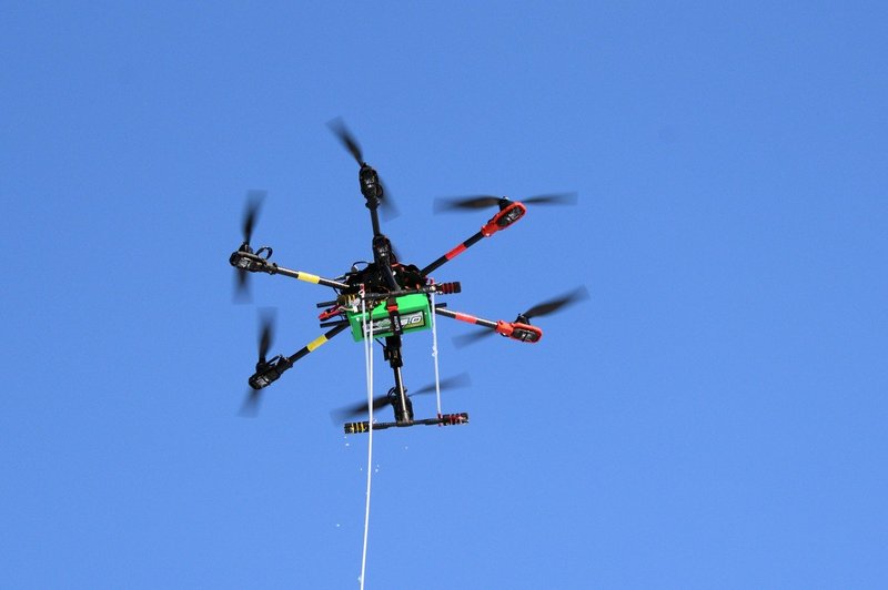 Podjetje Wing za dostavo z droni kot prvo v ZDA pridobilo status letalske družbe (foto: profimedia)