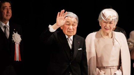 Po treh desetletjih se je japonski cesar Akihito poslovil od prestola