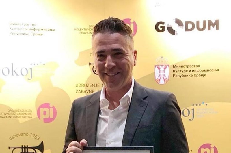 Željko Joksimović je prejel še eno nagrado, ki mu zelo veliko pomeni. (foto: Dallas Records)