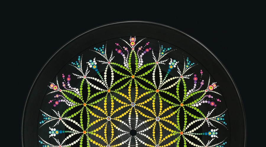Flower of life hand painted on a vinyl record, Image: 349306219, License: Royalty-free, Restrictions:, Model Release: no, Credit line: Profimedia, Panthermedia (foto: Profimedia)