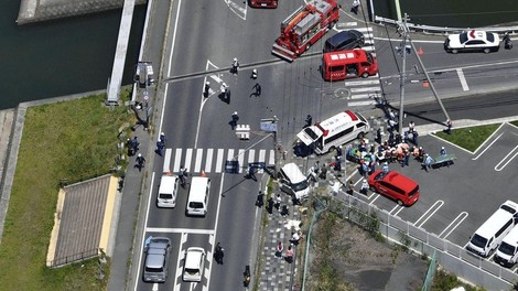 Na Japonskem avto trčil v skupino malčkov; umrla dva dvoletnika