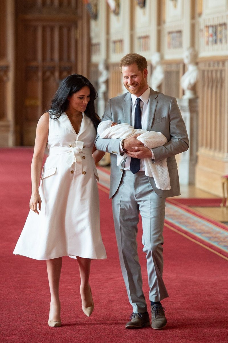 Princ Harry in Meghan Markla pokazala sina in spet kršila kraljeva pravila (foto: Profimedia)