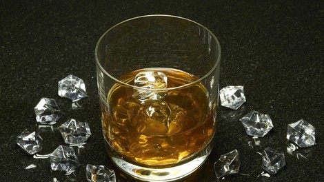Minister Boštjan Poklukar ni navdušen nad znižanjem dovoljene meje alkohola za voznike