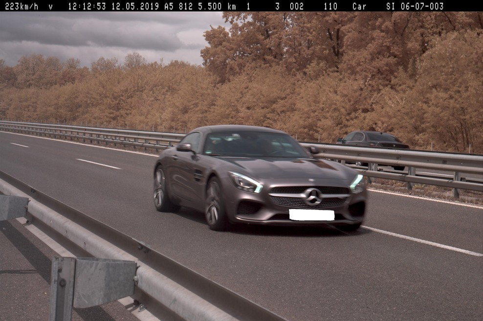 Madžar na pomurski avtocesti drvel več kot 220 kilometrov na uro (foto: PU Murska Sobota)