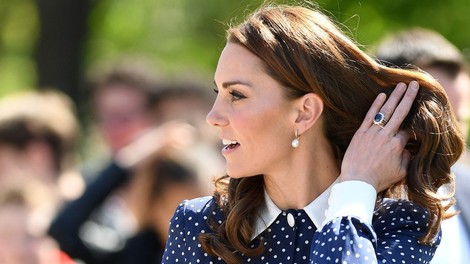 Kate Middleton spet v obleki, ki je zelo priljubljena