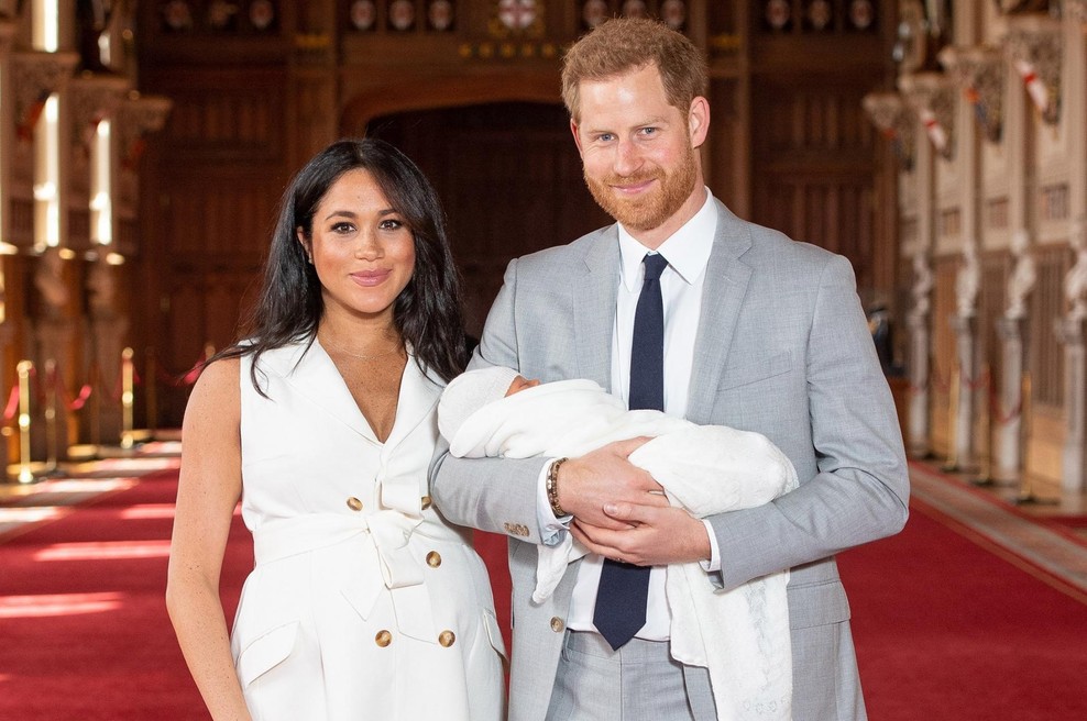 Srečna starša, Meghan in Harry, s prvorojencem Archiejem Harissonom. (foto: Profimedia Profimedia, Mega Agency)