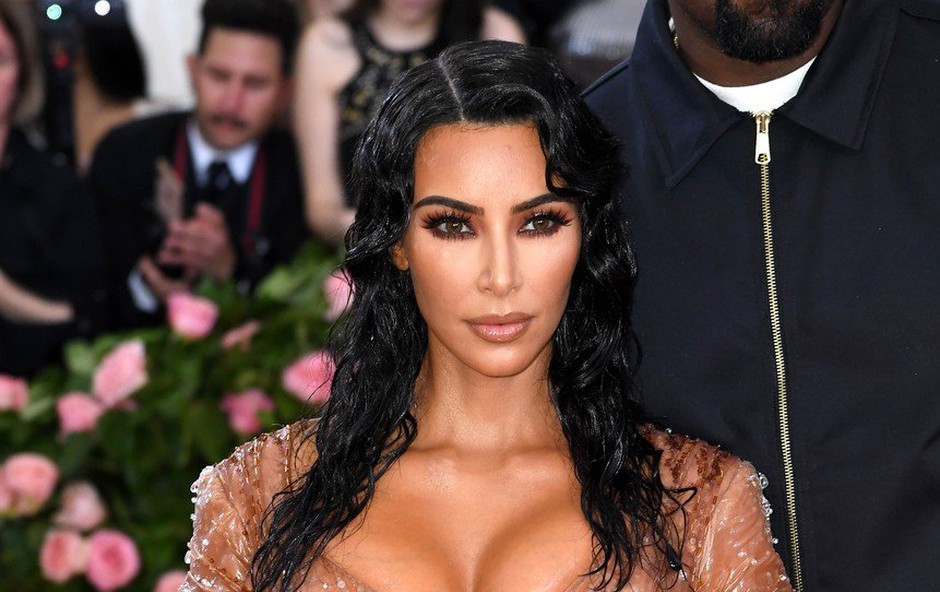 Kim Kardashian se ne da - vložila je tožbo zaradi obleke in dobila 2,7 milijonov dolarjev! (foto: Profimedia)