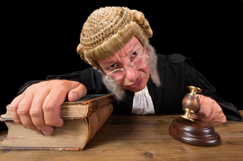 Potrebujete brezplačni pravni nasvet? Pišite nam in dobili ga boste! (foto: Profimedia)