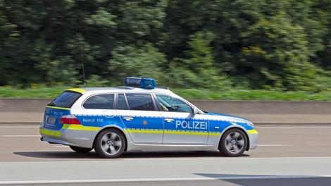 Nesreča avtobusa v Nemčiji terjala eno smrtno žrtev in več deset poškodovanih