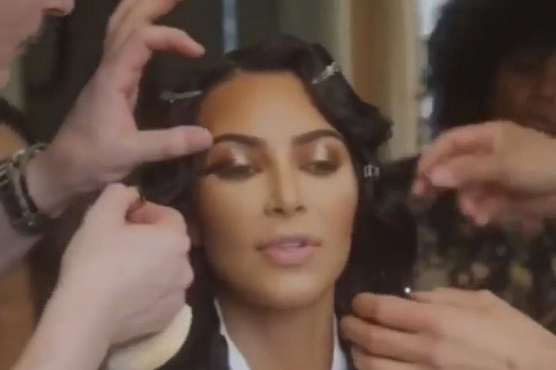 Zlati koktajl za kožo nad katerim je navdušena tudi Kim Kardashian (foto: profimedia)