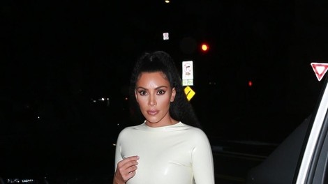 Kim Kardashian (Fotogalerija):  Nevarna kot kača